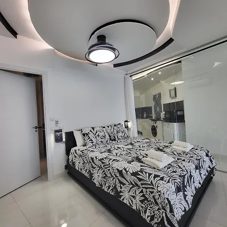 Apartamento Cristal Del Mar شقة *